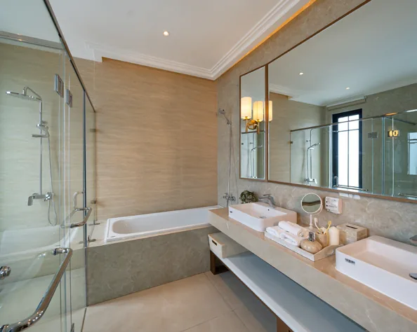 Kamar Mandi — Bathtub + Shower, Double Vanity (Ideas & Inspiration)